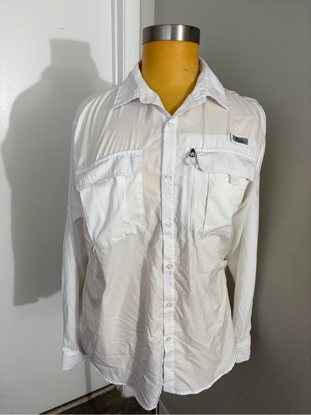 Columbia White Men’s Casual Long-Sleeve Button-Down Shirt
